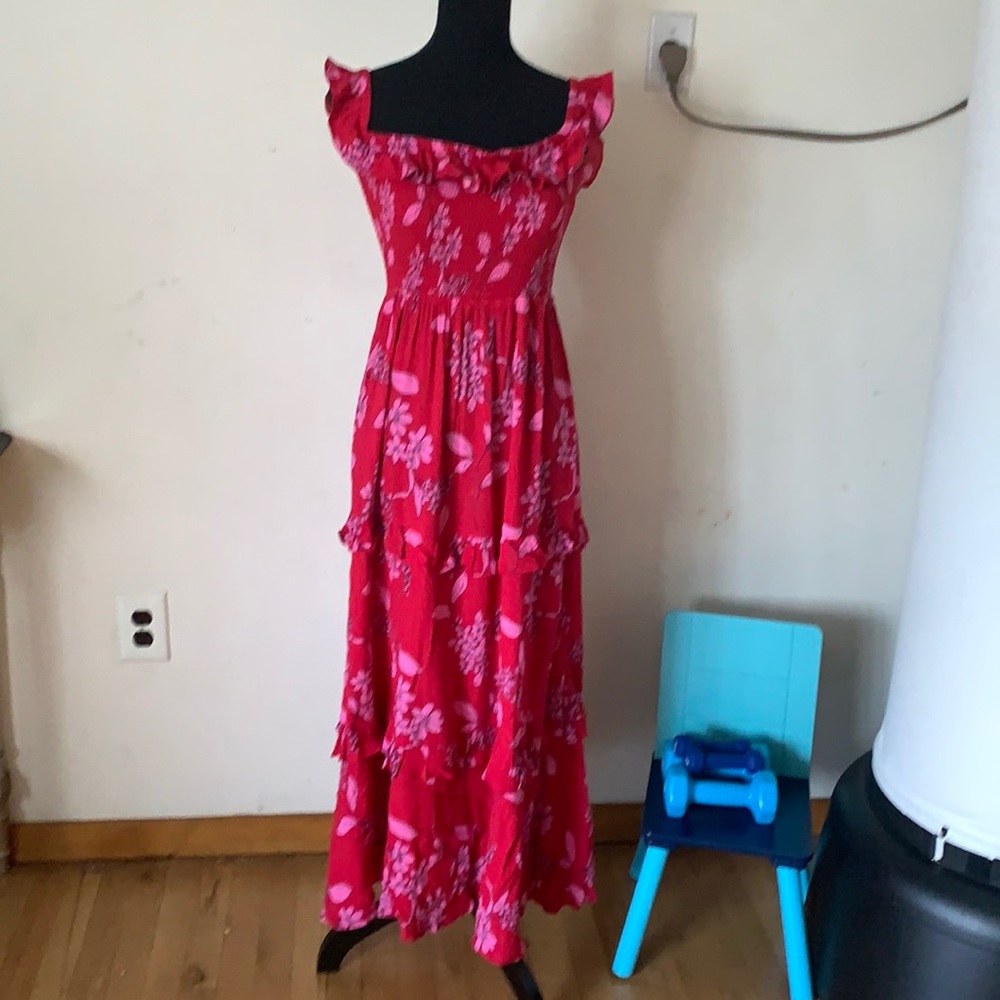 Never worn. Express petite dress